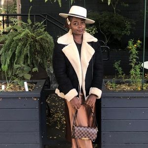 Suede Coat w/Sherpa lining🧥